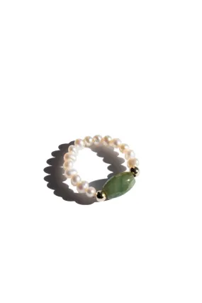 Isa — Jade and beaded pearl stretch ring