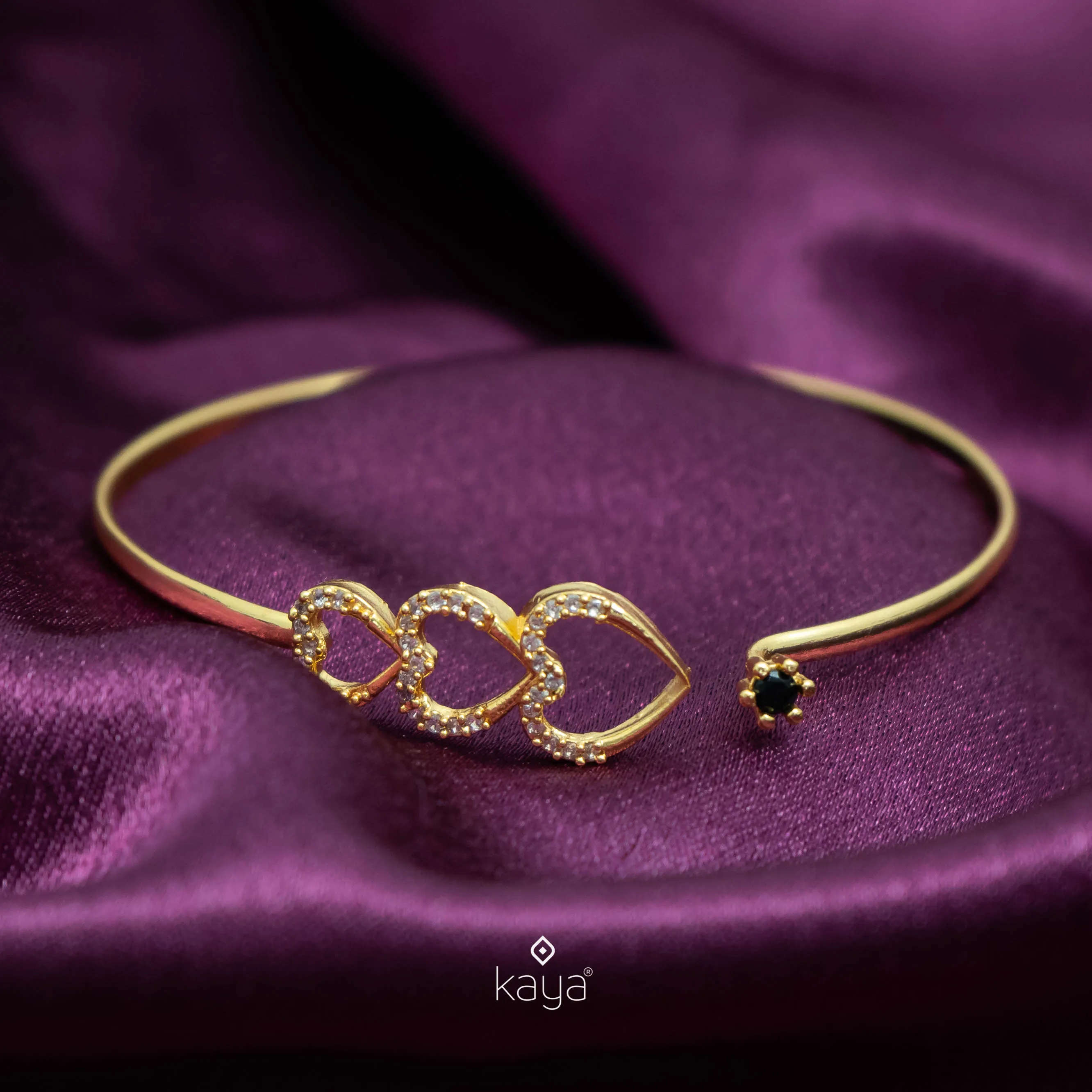 KF101236 - Gold Plated Openable Bangle