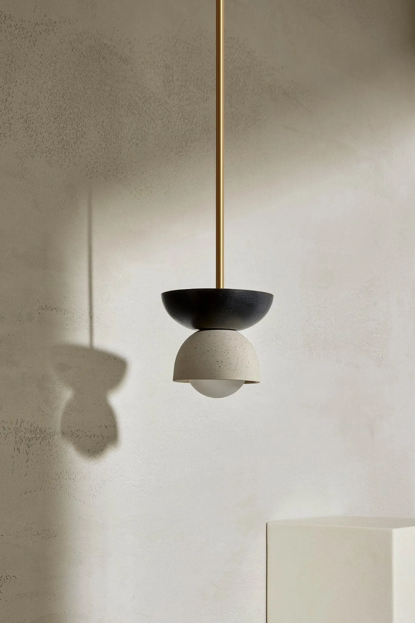 Terra 00 Pendant Light - Solid Rod